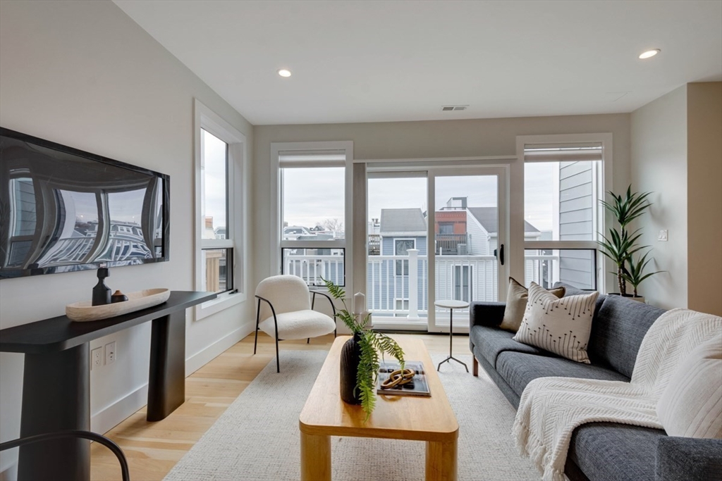 165-167 Bowen Street # 3