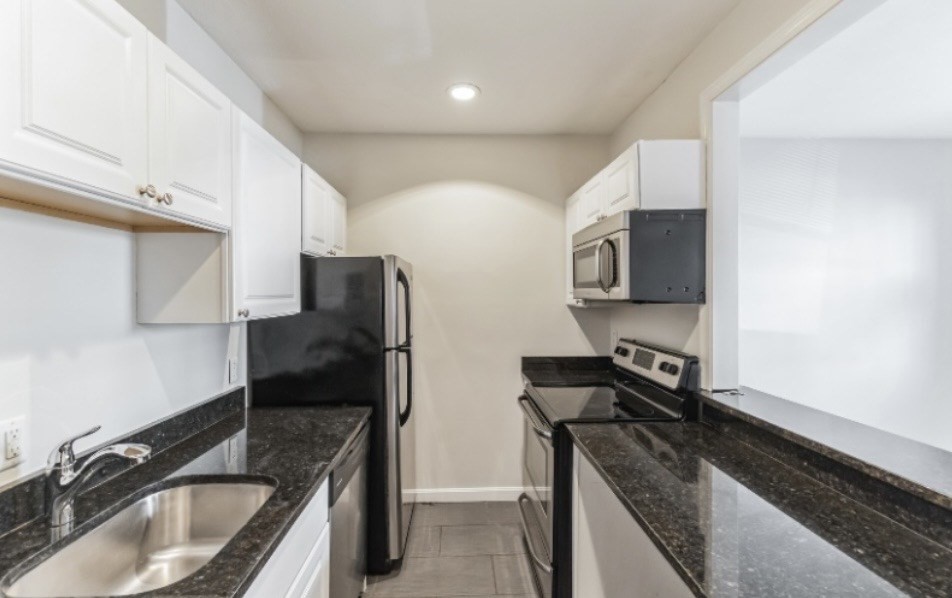 204 H St # 1