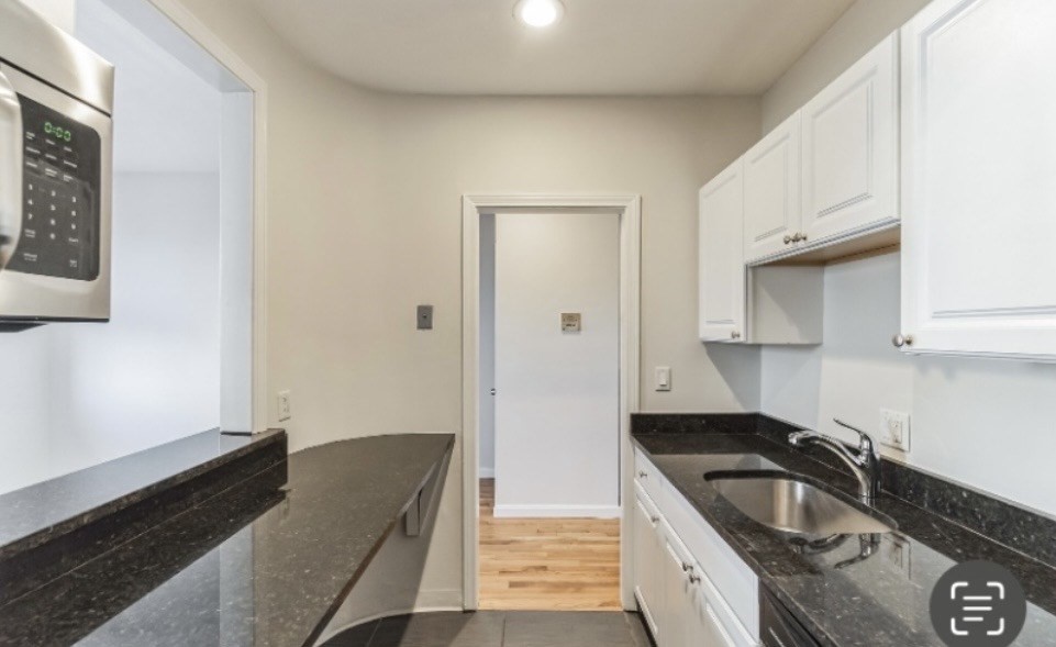204 H St # 1