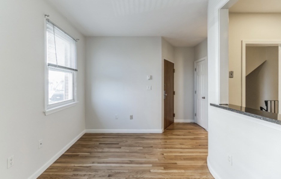 204 H St # 1