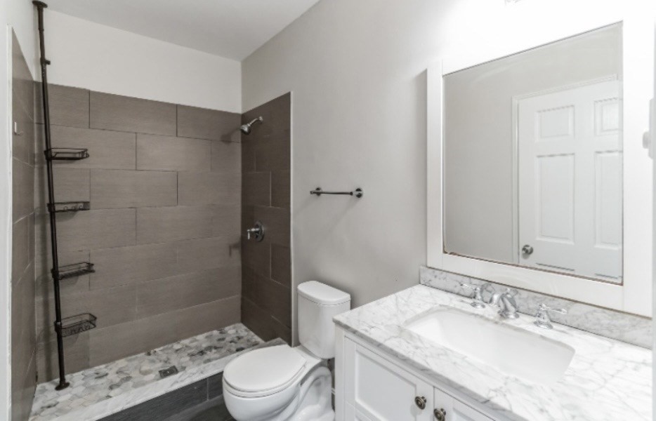 204 H St # 1