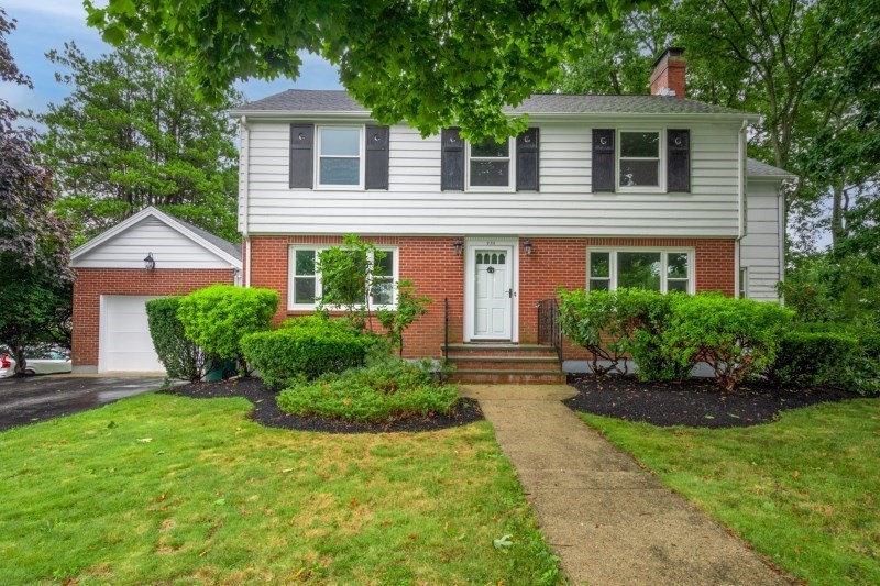 250 Nichols St