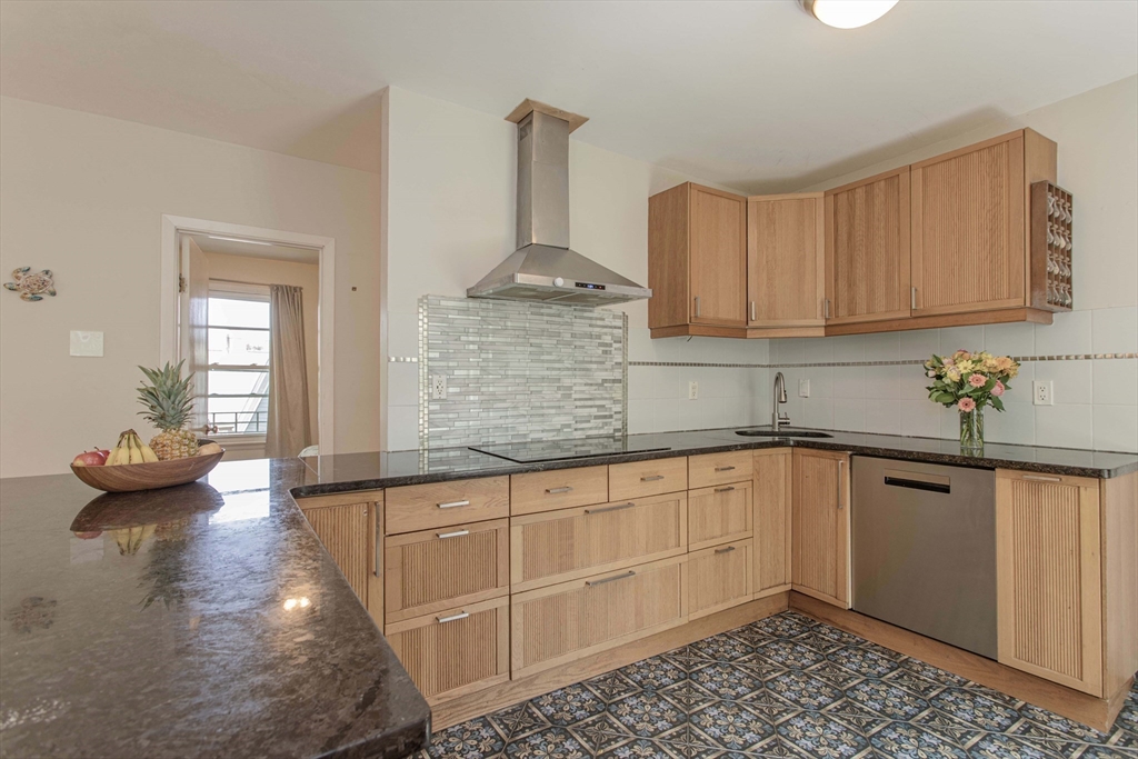 51 Creighton Street # 3