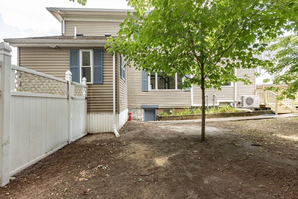 39 Lawley Street