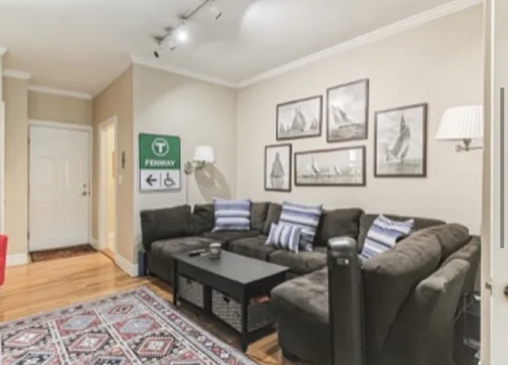 60 Myrtle St # 6