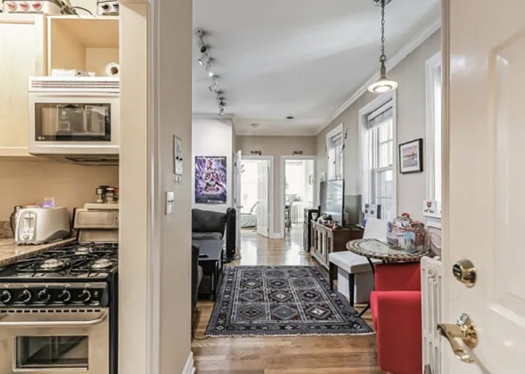 60 Myrtle St # 6