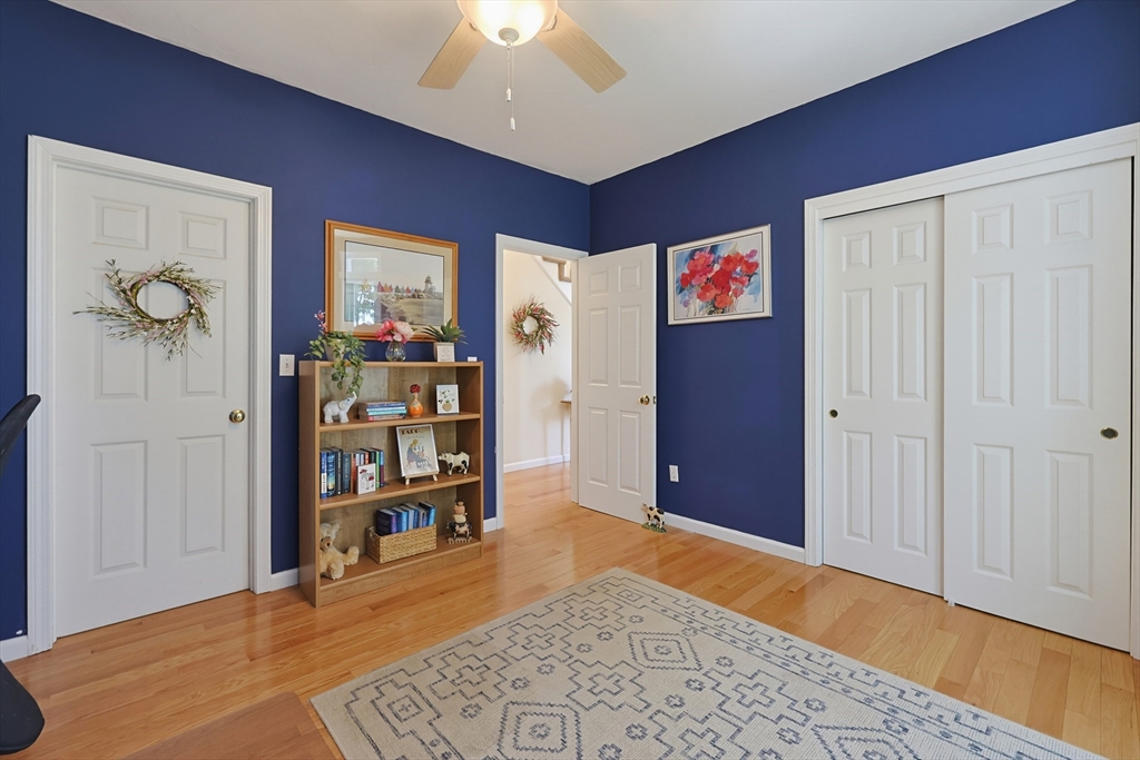 30 Rossi Ln