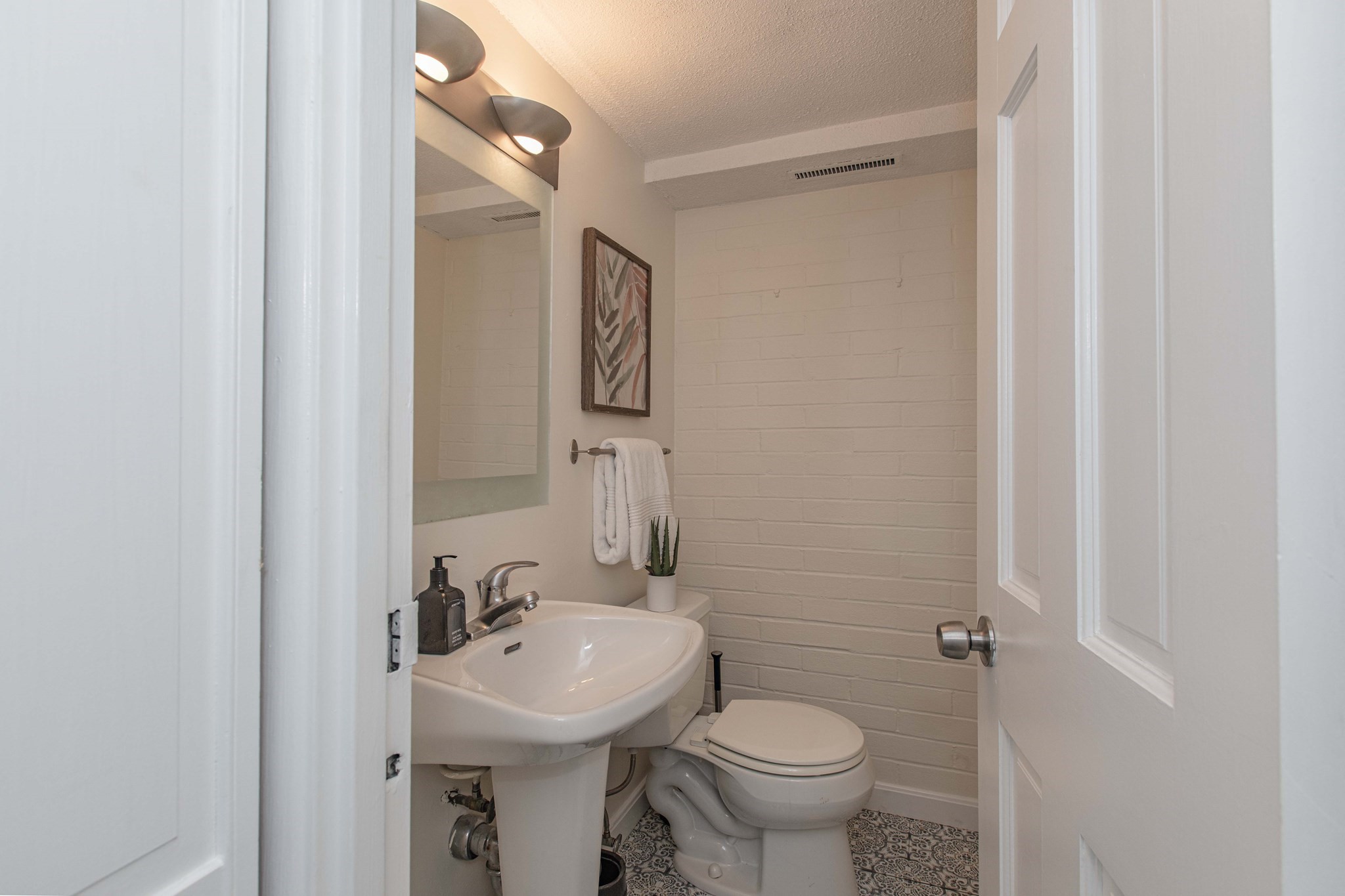 1856 Beacon Street Unit: PHD