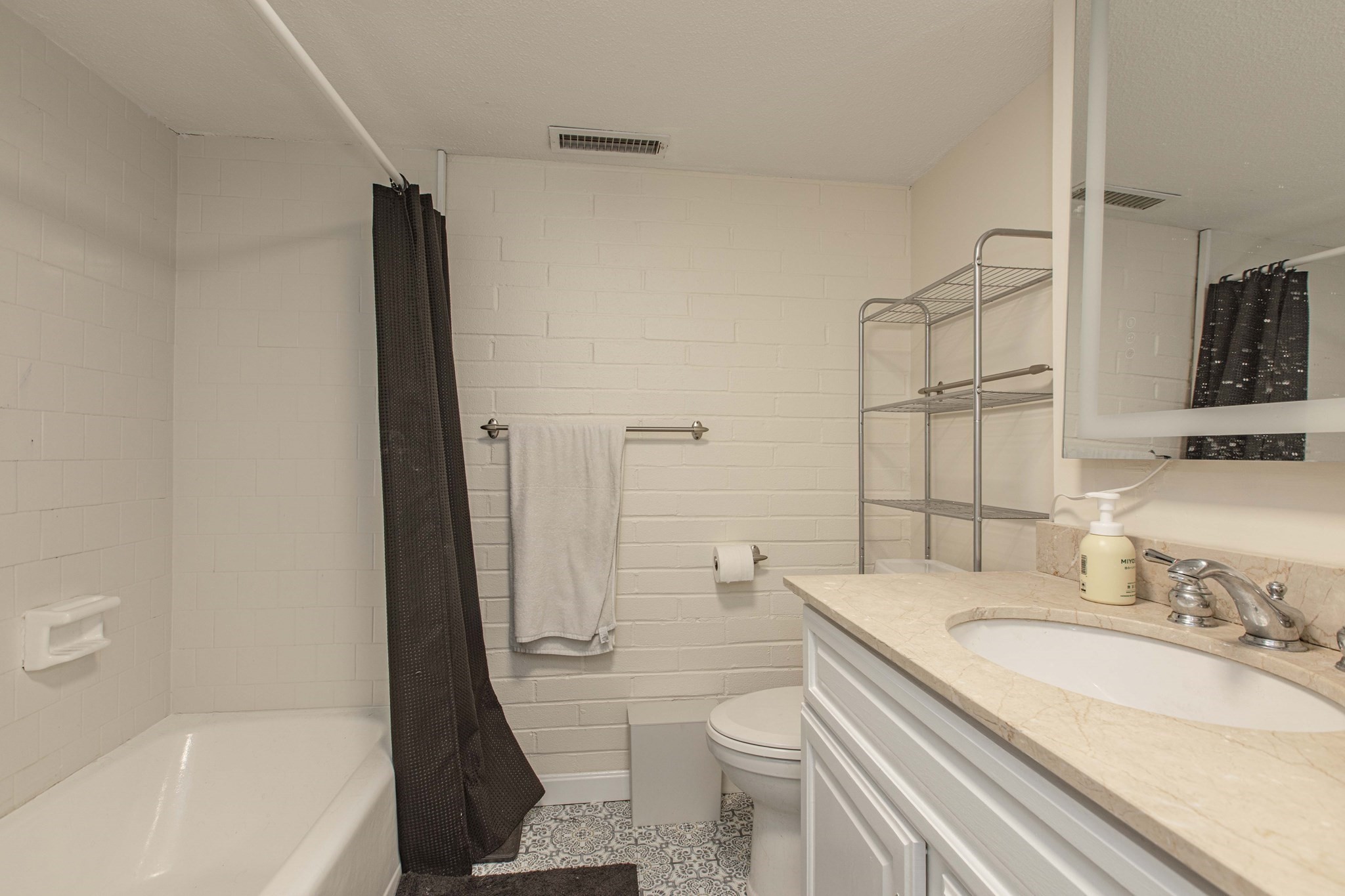 1856 Beacon Street Unit: PHD