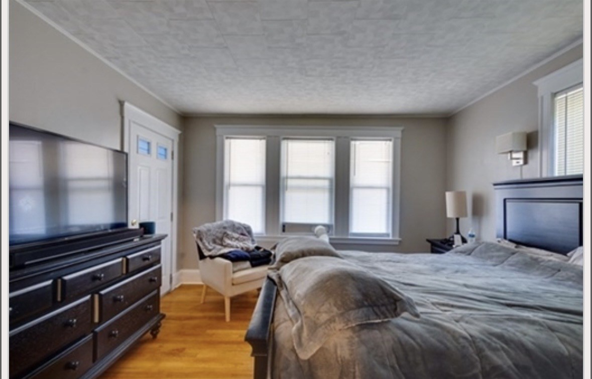 1085 Main St # 1