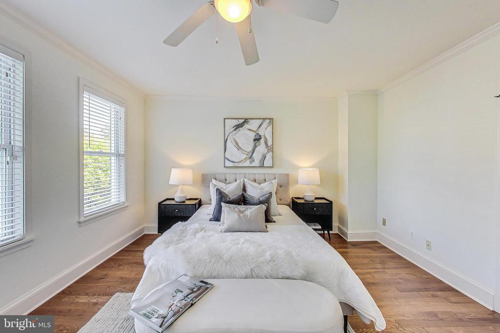 24 16th St SE