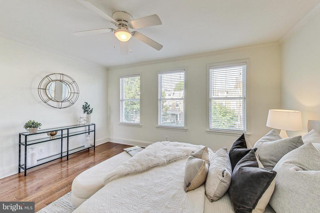 24 16th St SE