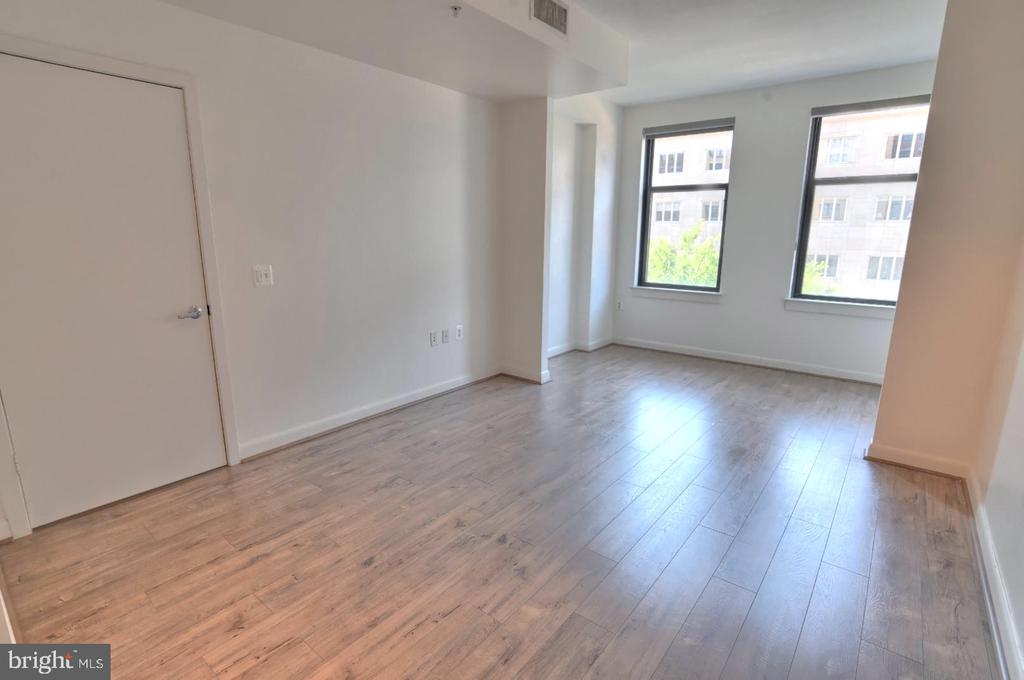 400 MASSACHUSETTS AVENUE NW 423