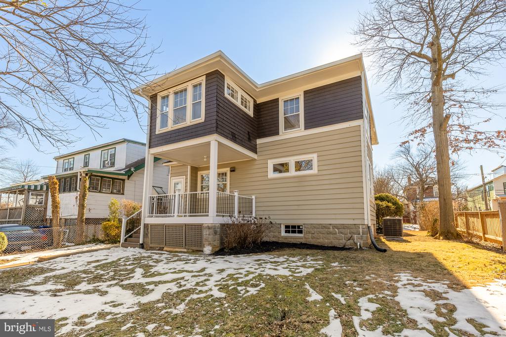 2226 Newton St NE