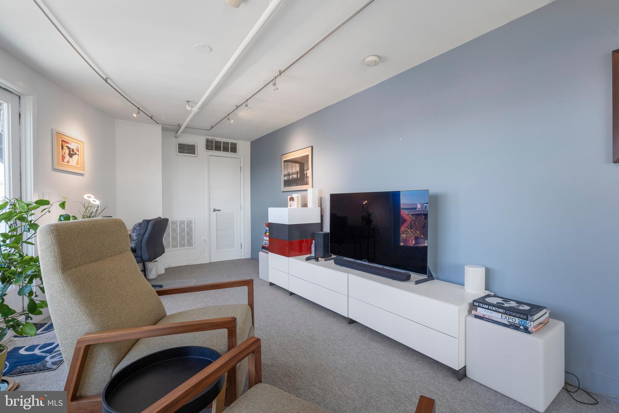 1700 KALORAMA ROAD NW PH502