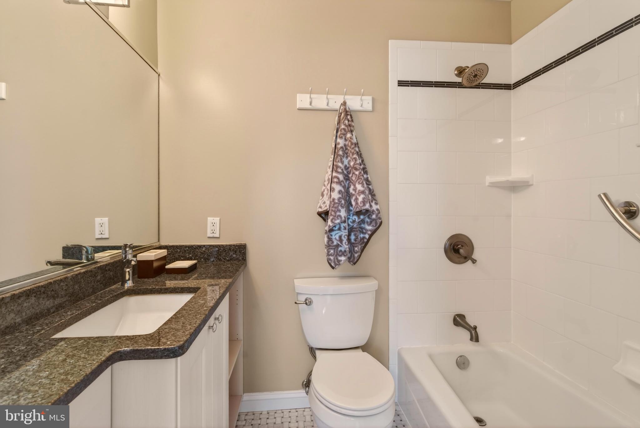 110 6TH STREET SE