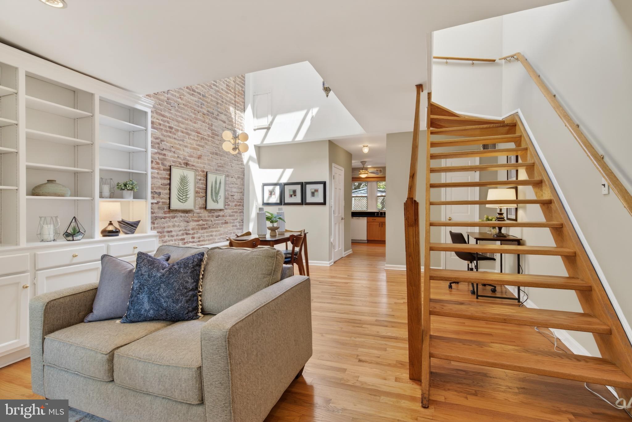 110 6TH STREET SE