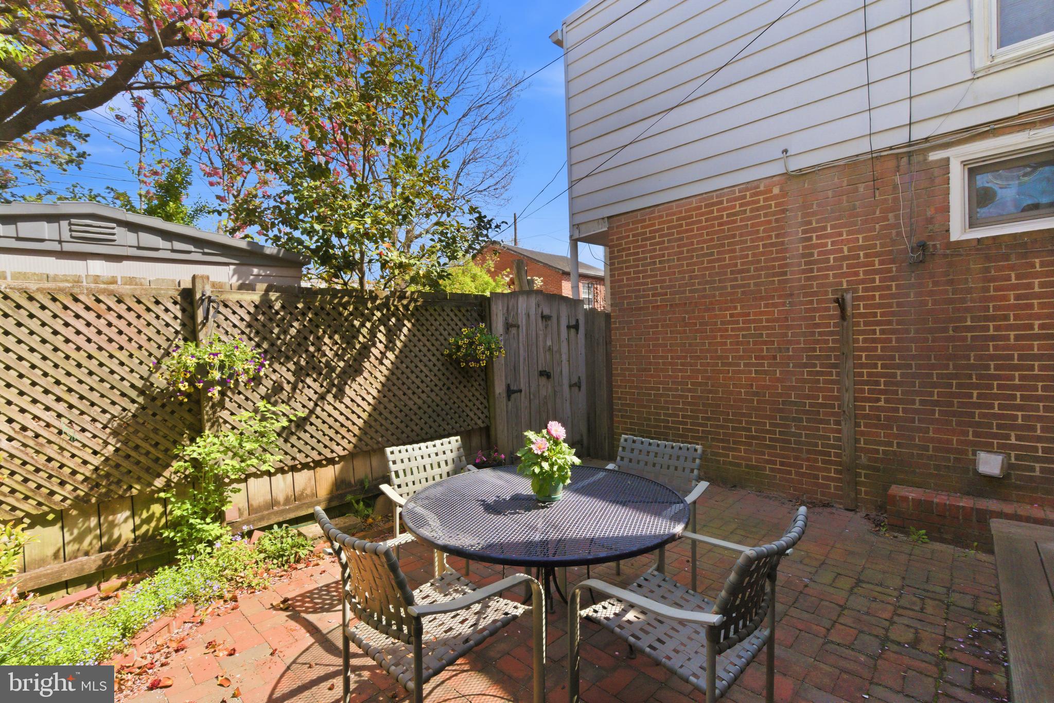110 6TH STREET SE