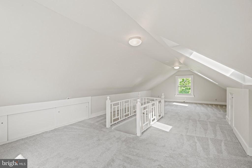7109 Cedar Ave