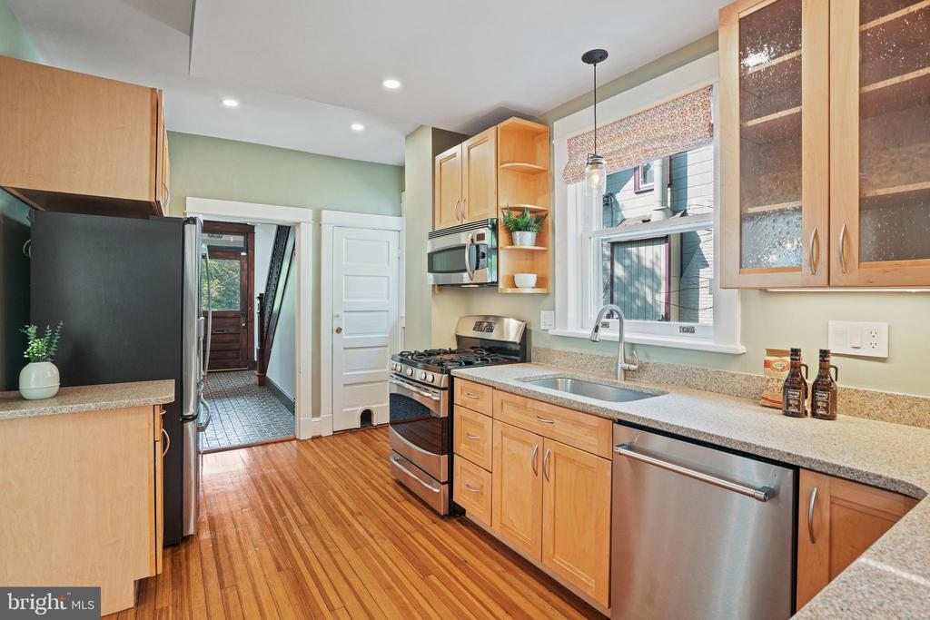 7109 Cedar Ave