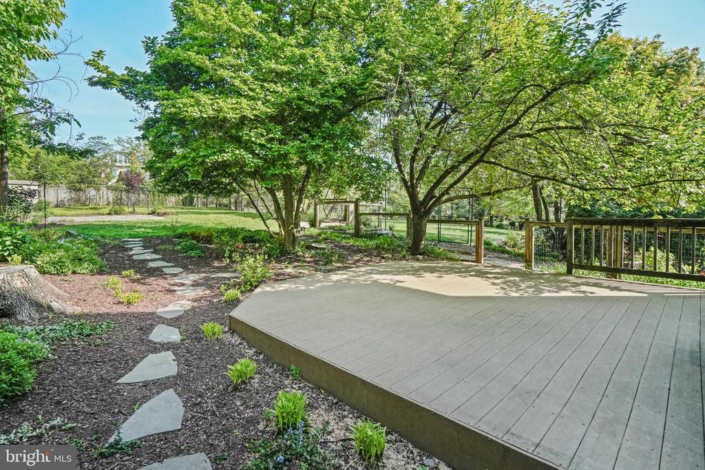 7109 Cedar Ave