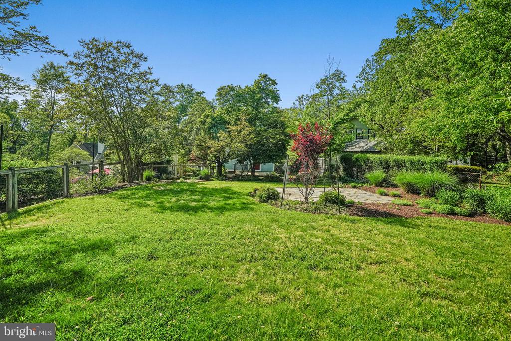 7109 Cedar Ave