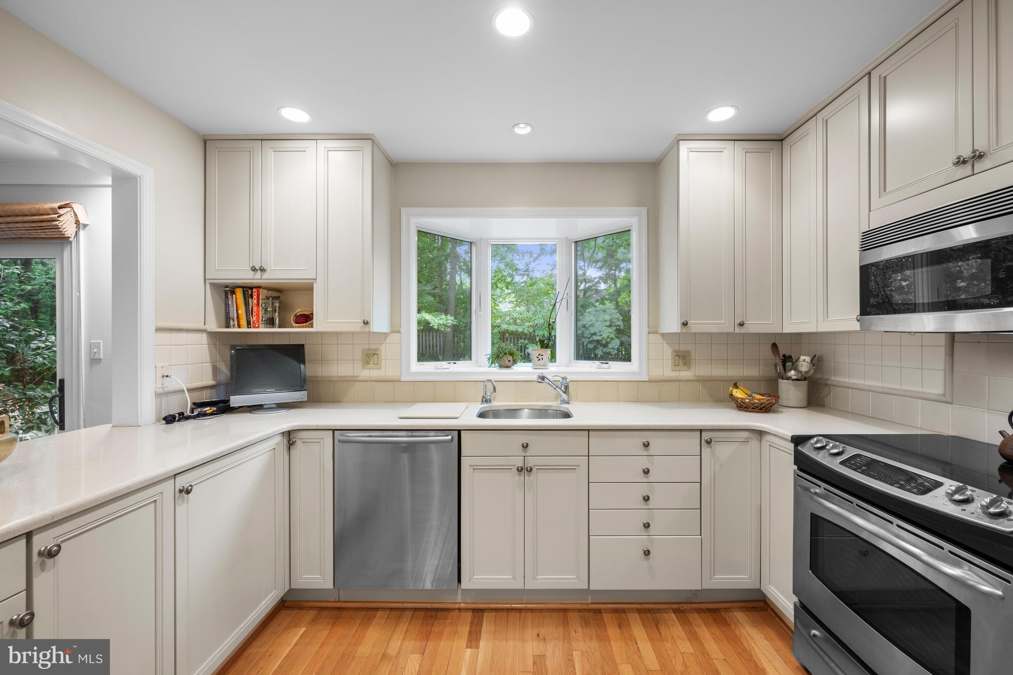 11805 HITCHING POST LANE