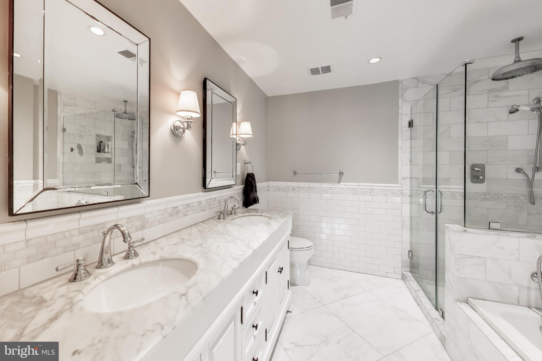 3810 N RICHMOND STREET