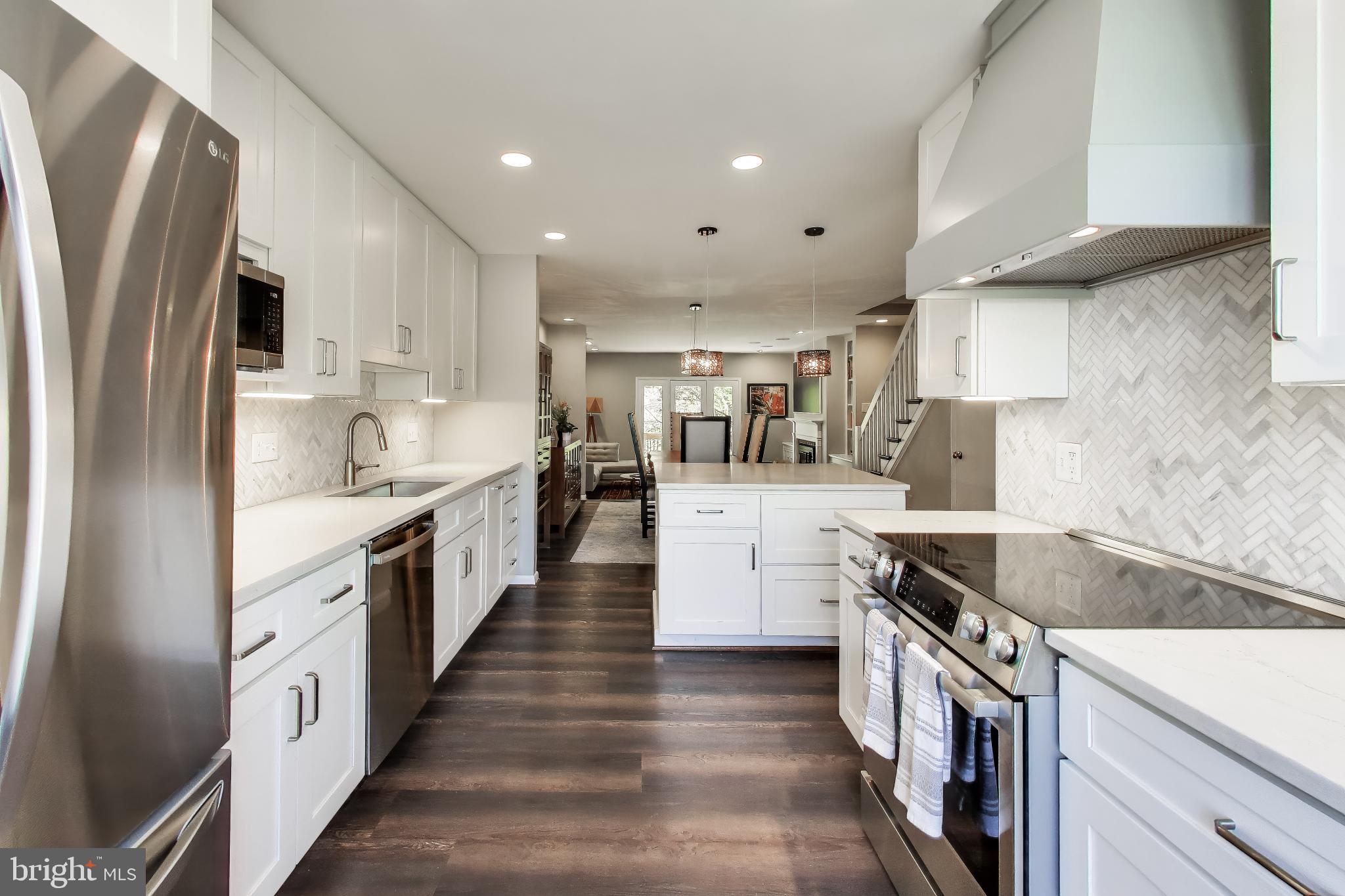 3810 N RICHMOND STREET