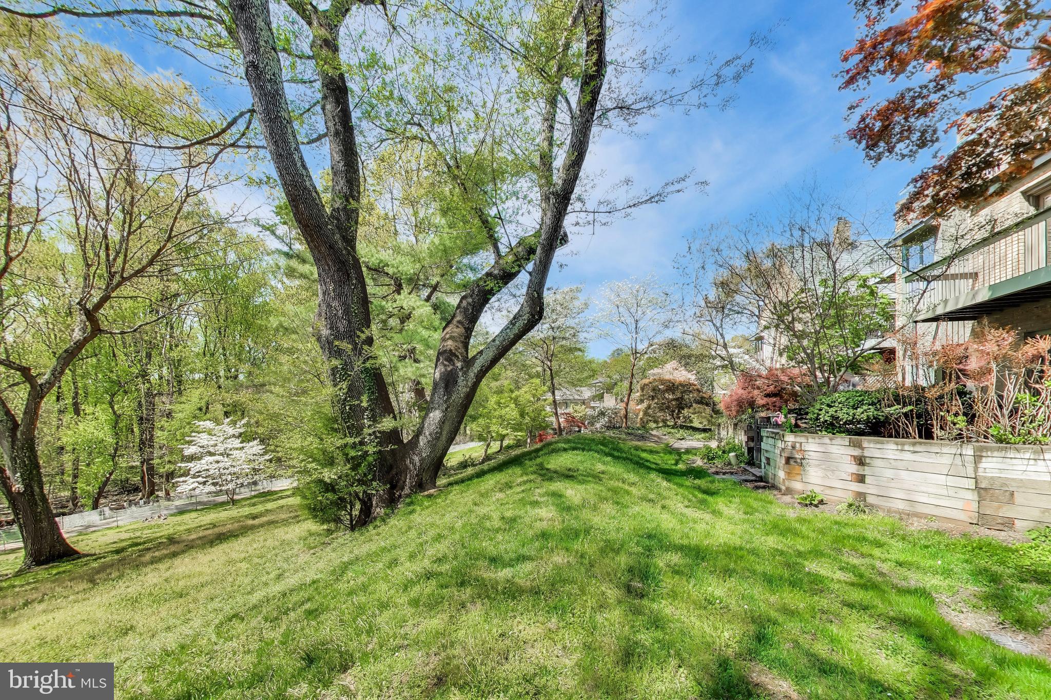 3810 N RICHMOND STREET