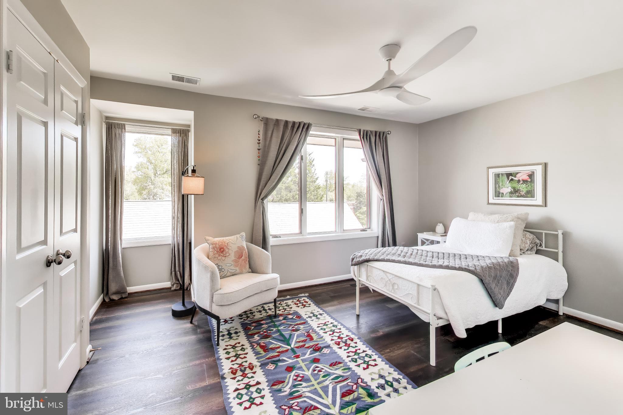 3810 N RICHMOND STREET