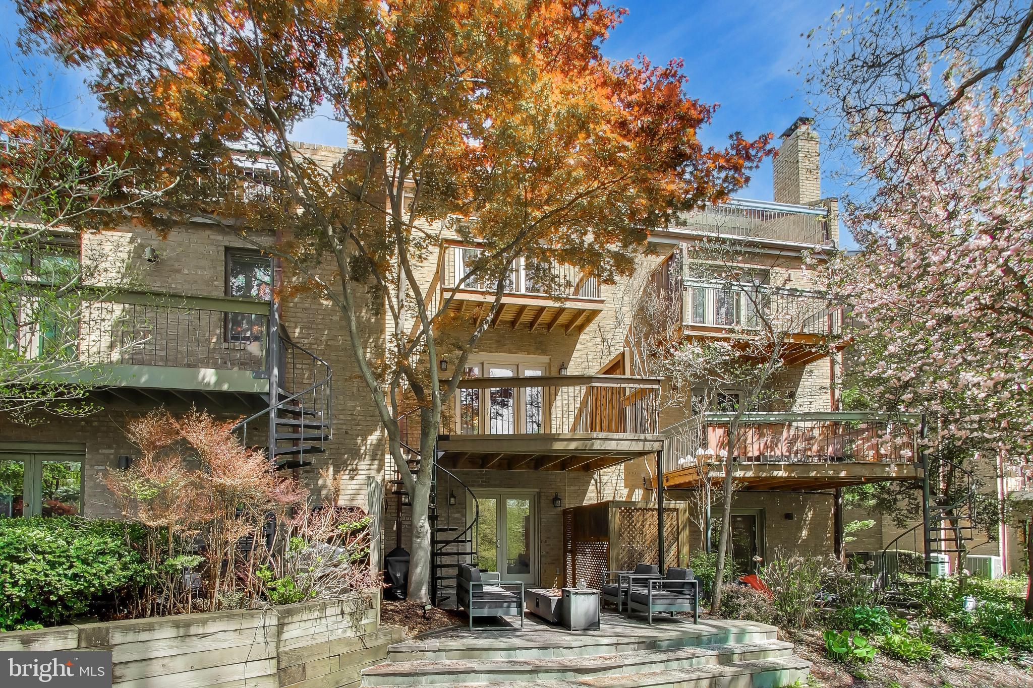 3810 N RICHMOND STREET