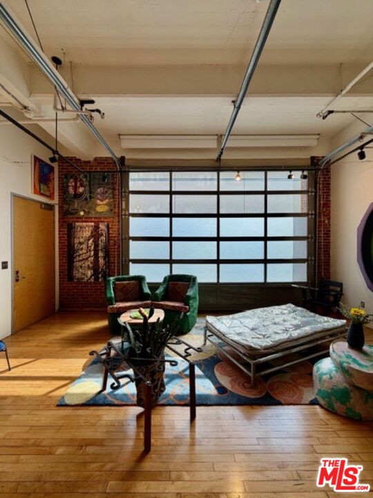 1850 Industrial St Unit: 110