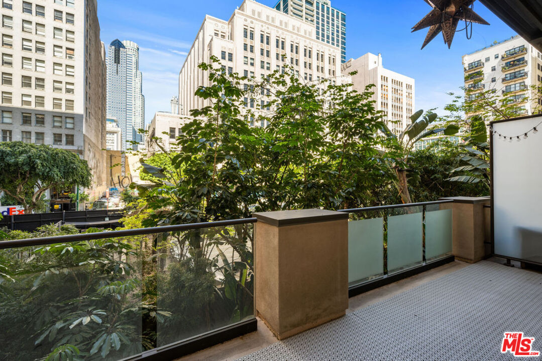 460 S Spring St Unit: 205