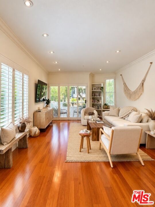 410 N Oakhurst Dr Unit: 201