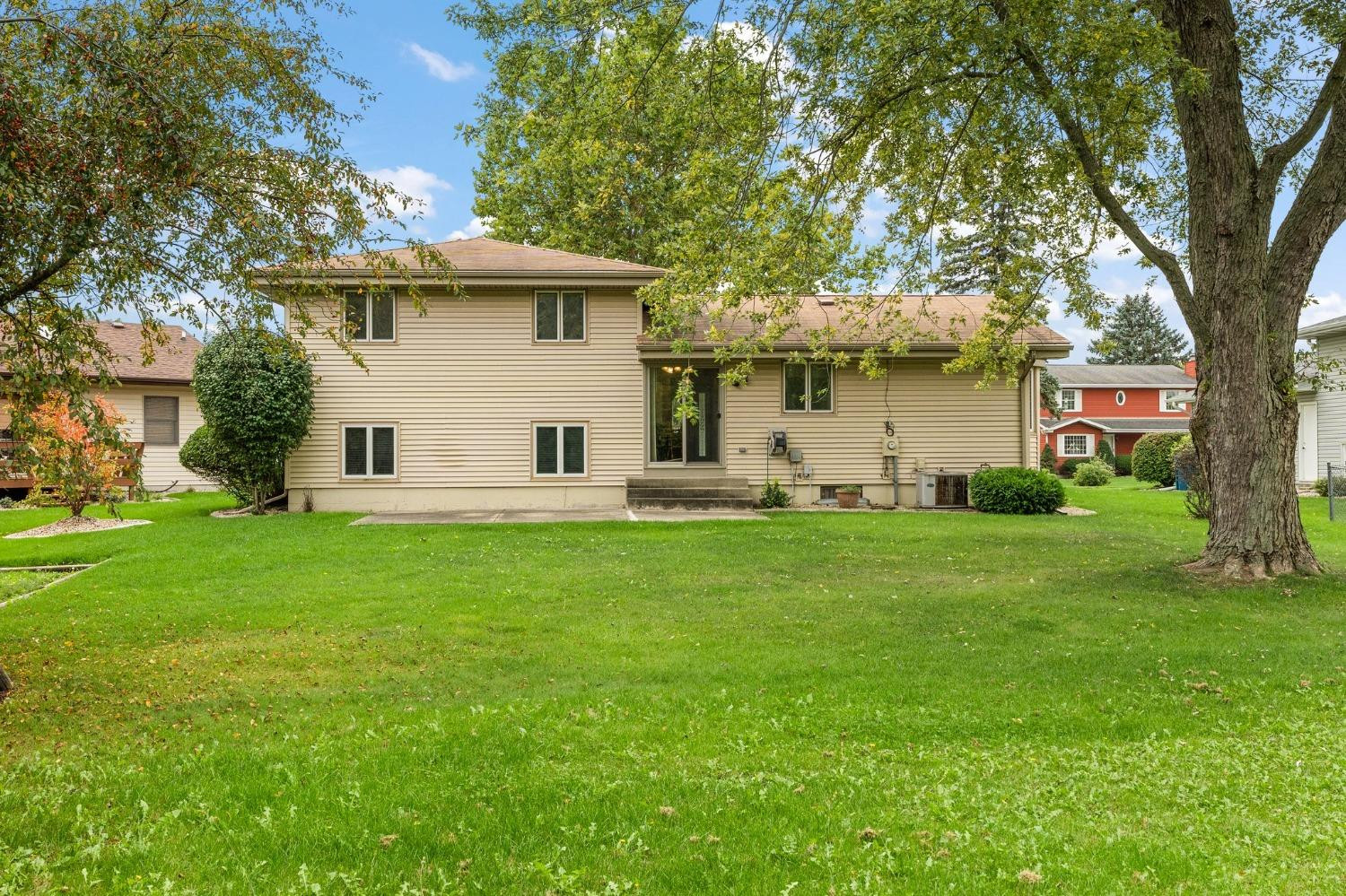 5046 W 89th Place