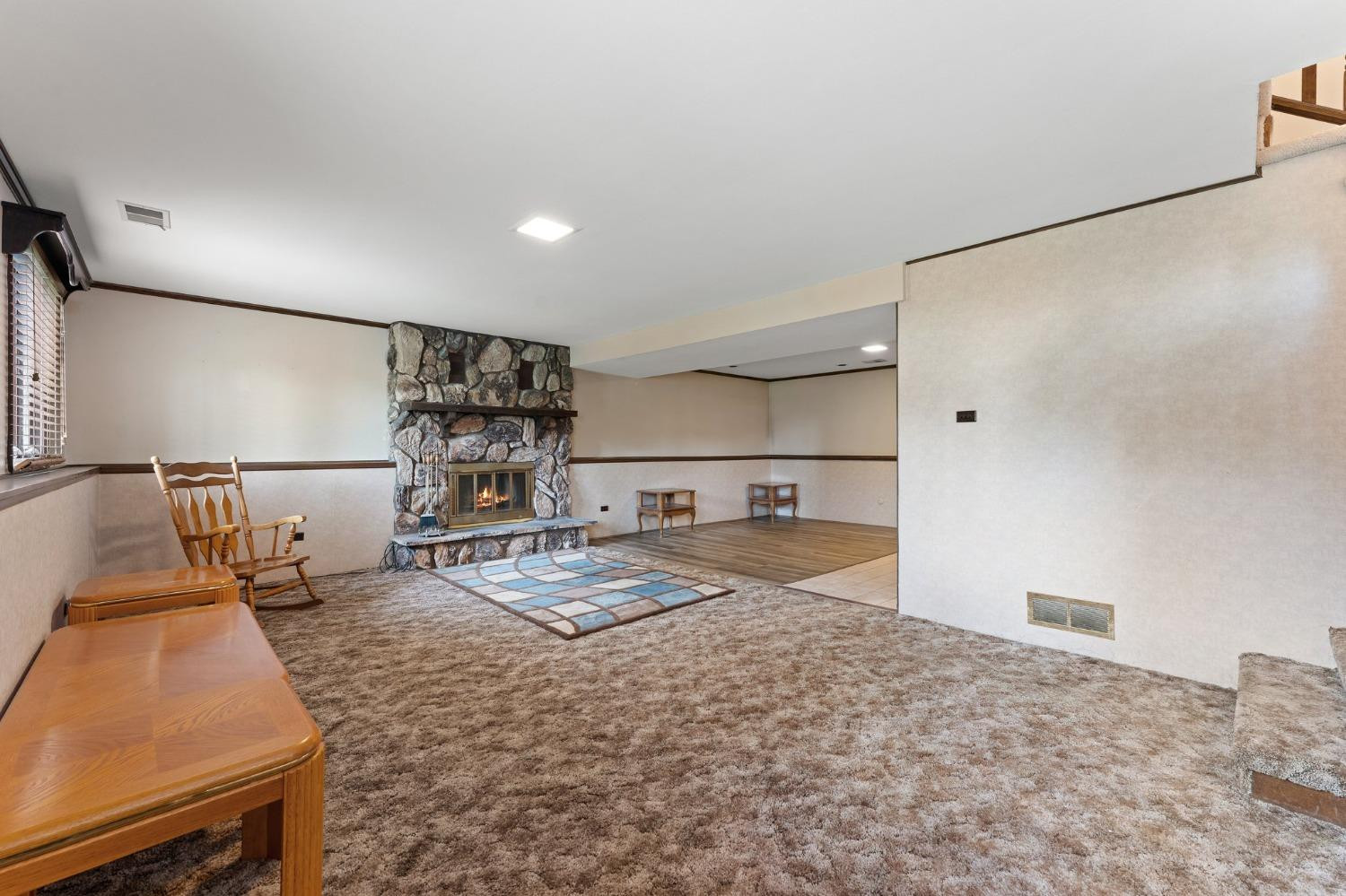 5046 W 89th Place
