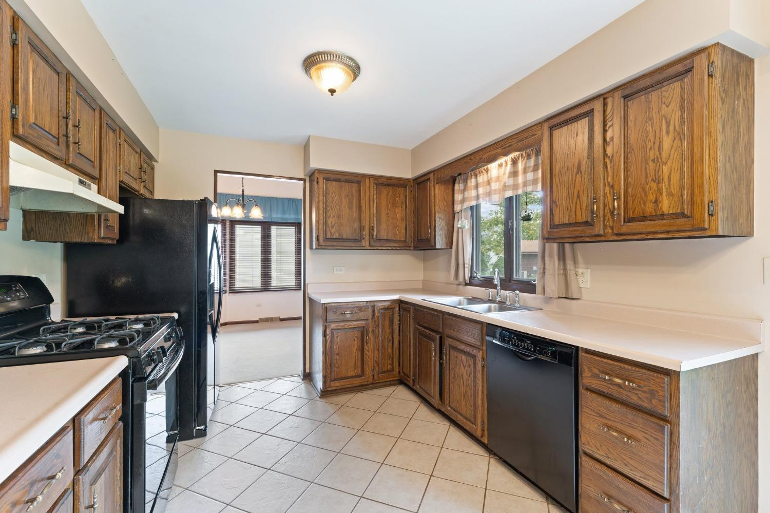 5046 W 89th Place