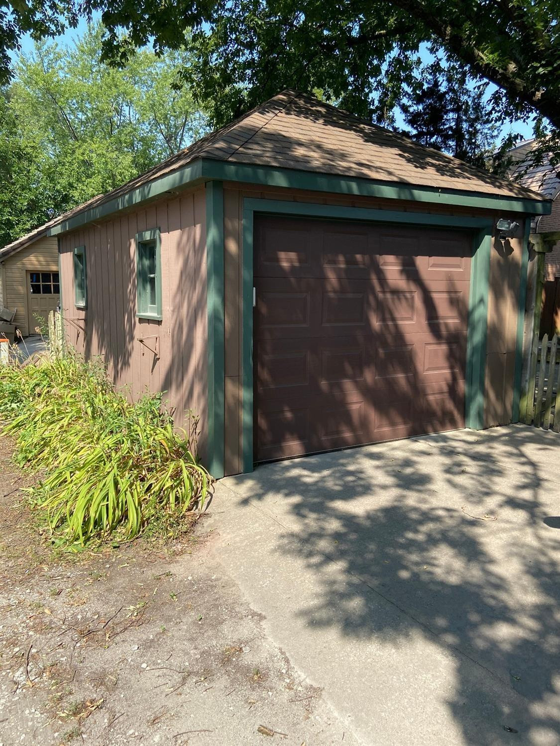 3294 Ridge Road
