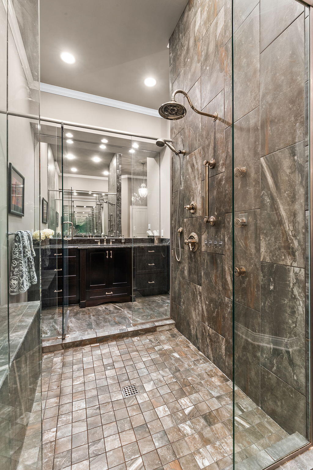 1106 Kensington Court