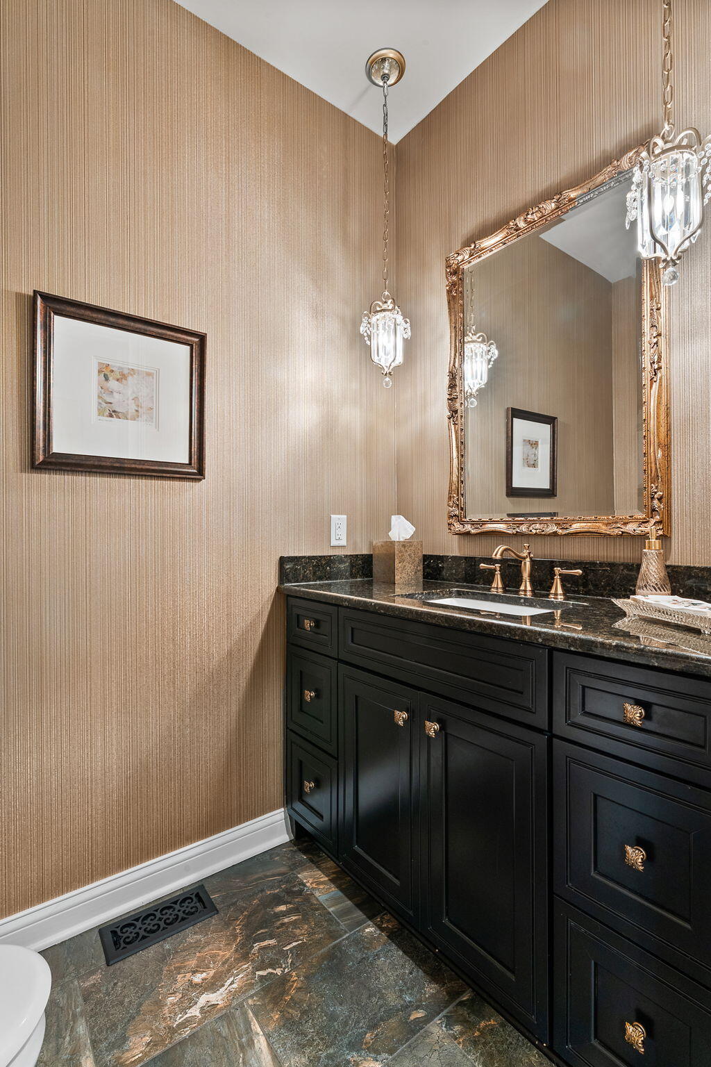 1106 Kensington Court