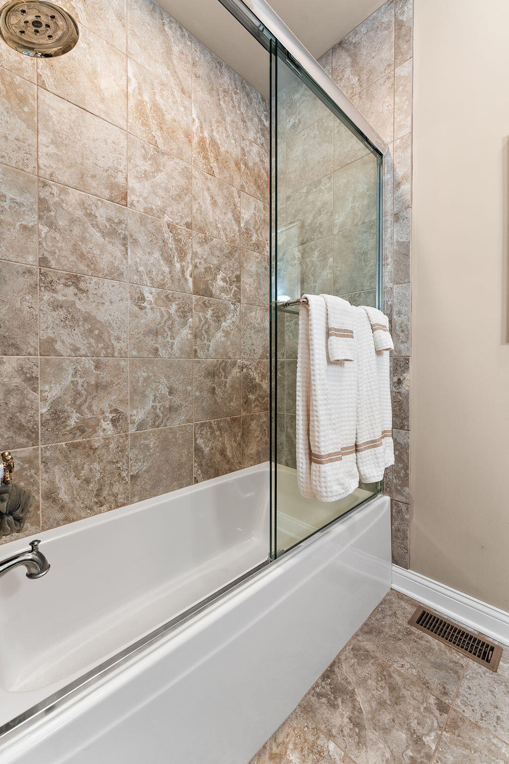 1106 Kensington Court