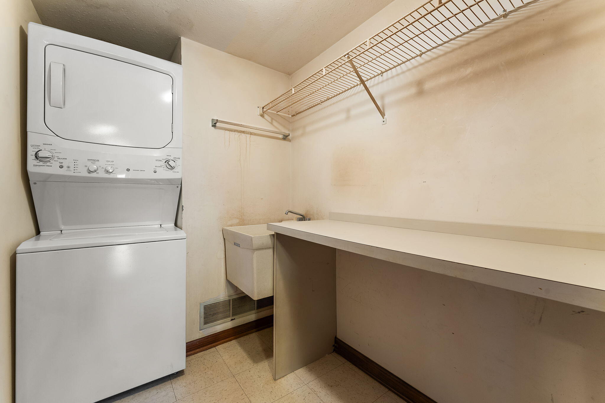 8220 Harrison Avenue Unit: 408