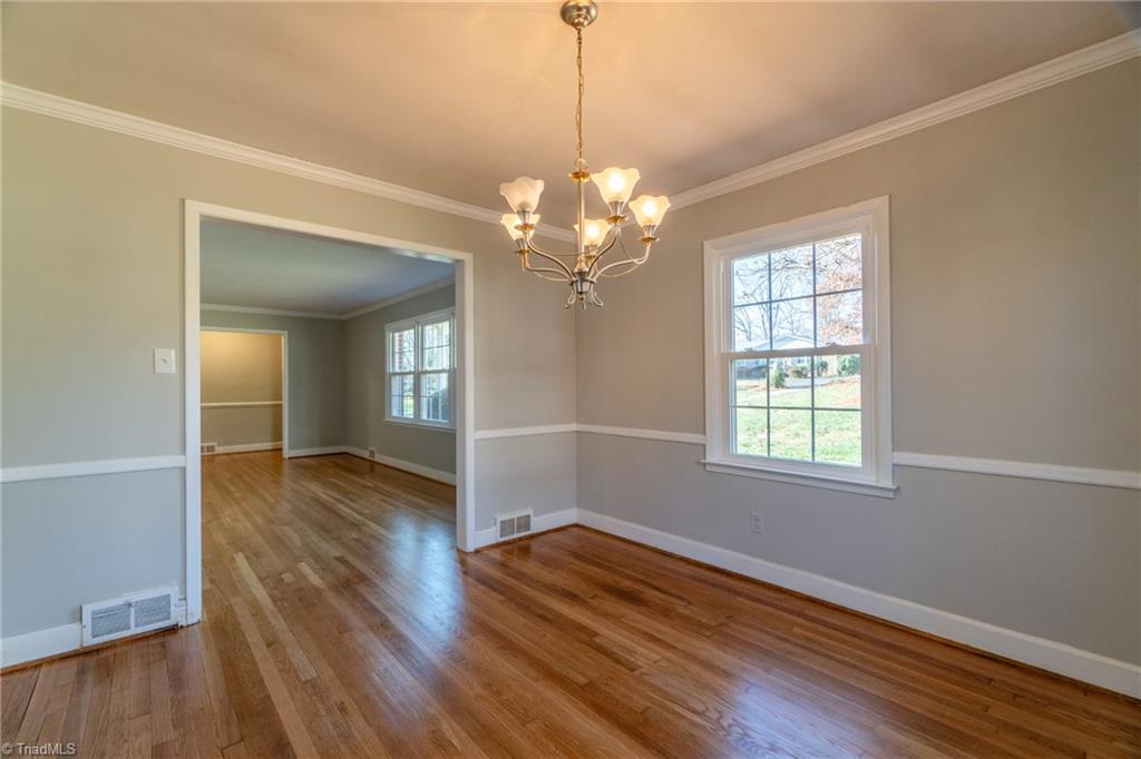 649 Quarterstaff Road