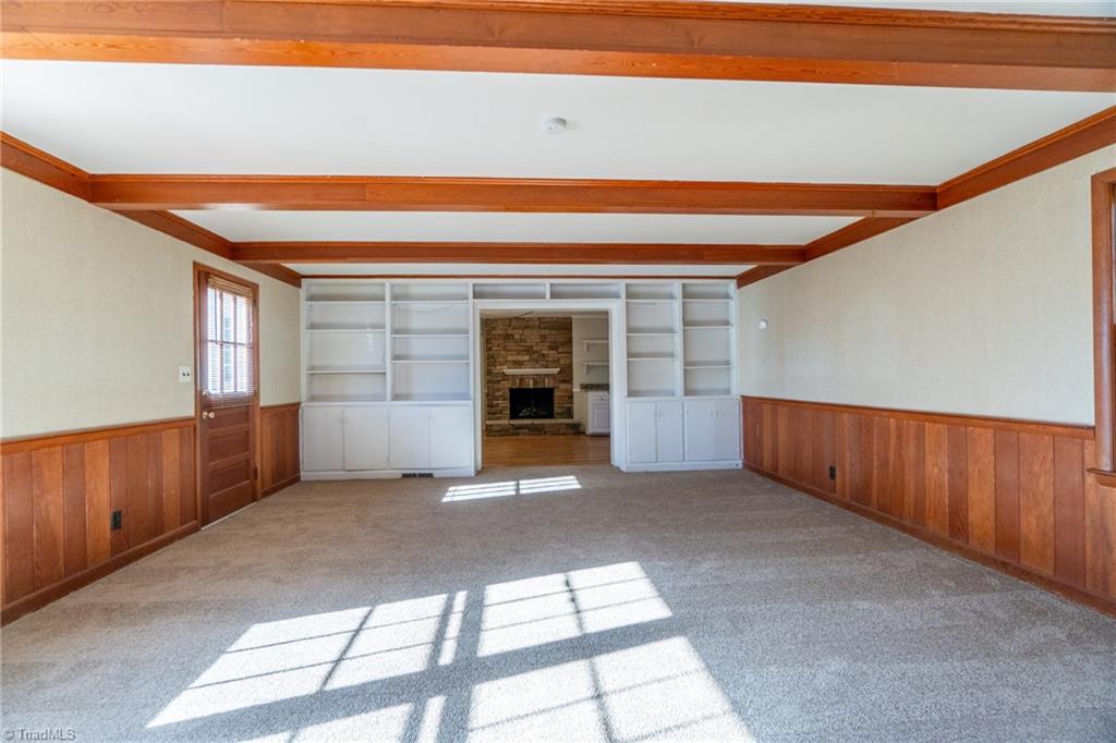 649 Quarterstaff Road