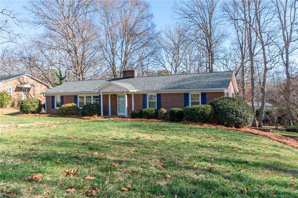 649 Quarterstaff Road