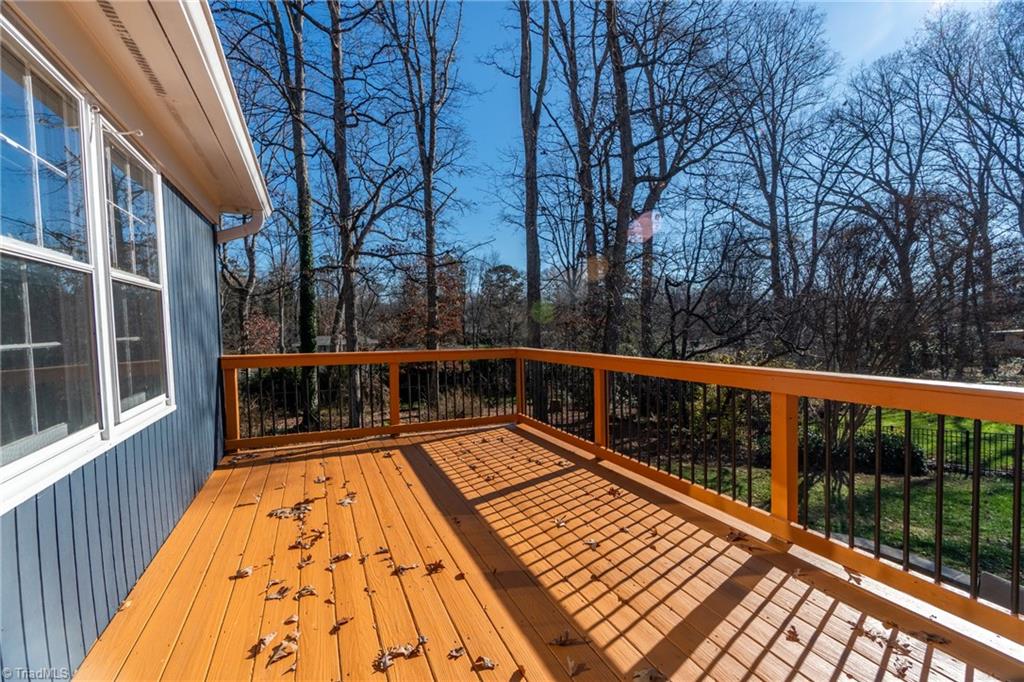 649 Quarterstaff Road