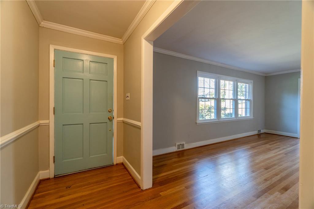 649 Quarterstaff Road