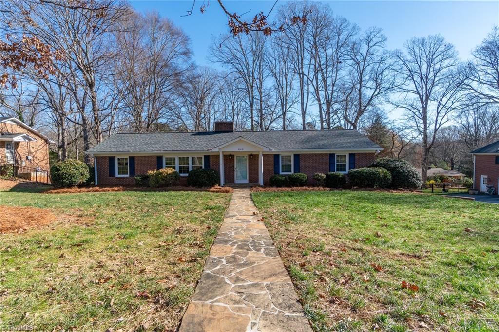 649 Quarterstaff Road