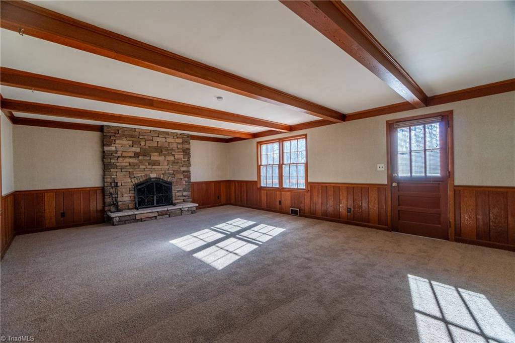 649 Quarterstaff Road